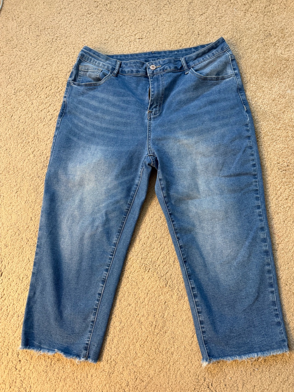 Amazon Women's Blue Cropped Ankle Jeans